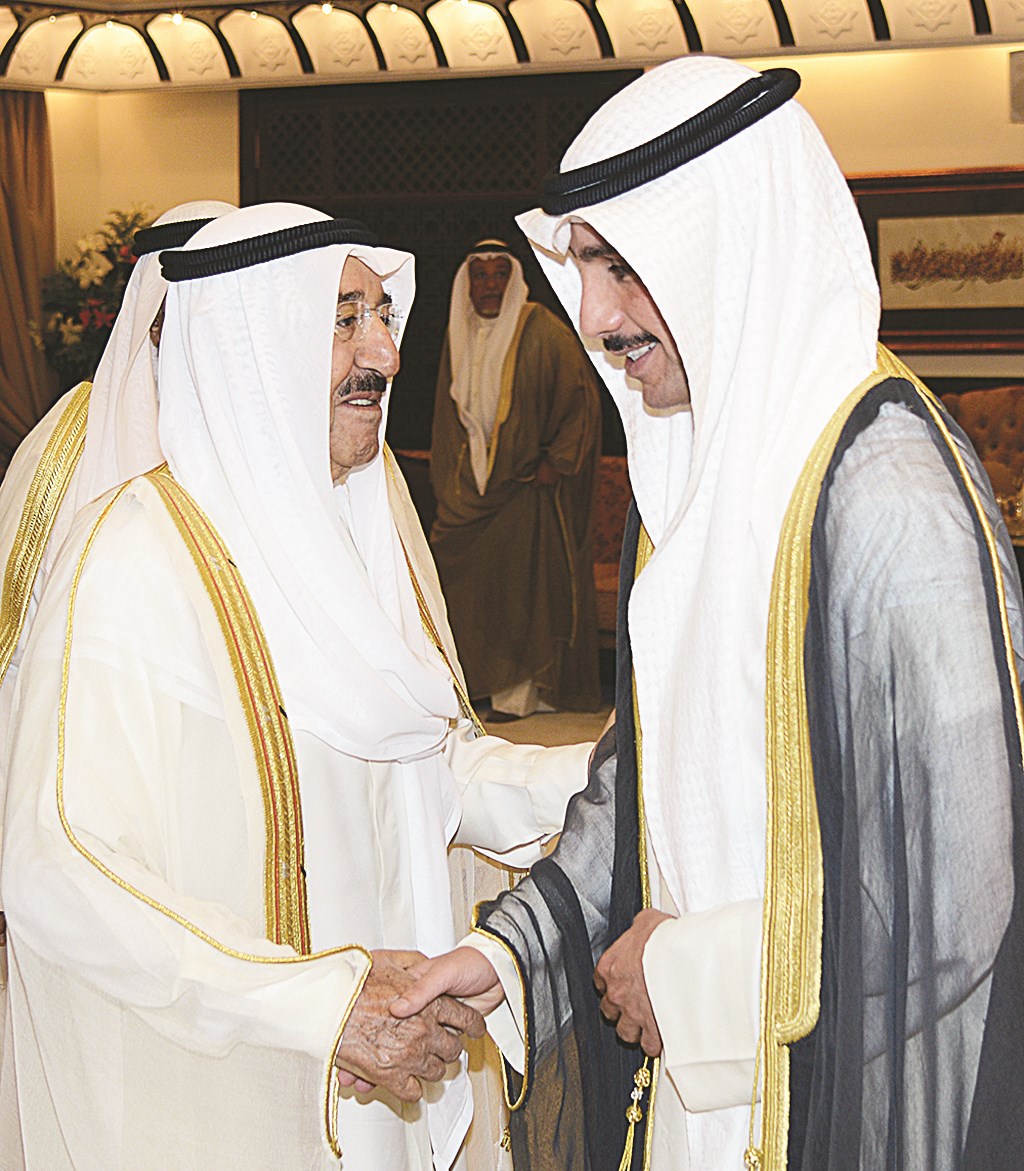 الأمير يتلقى تهنئة مرزوق الغانم