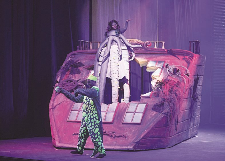 ... ومشهد آخر