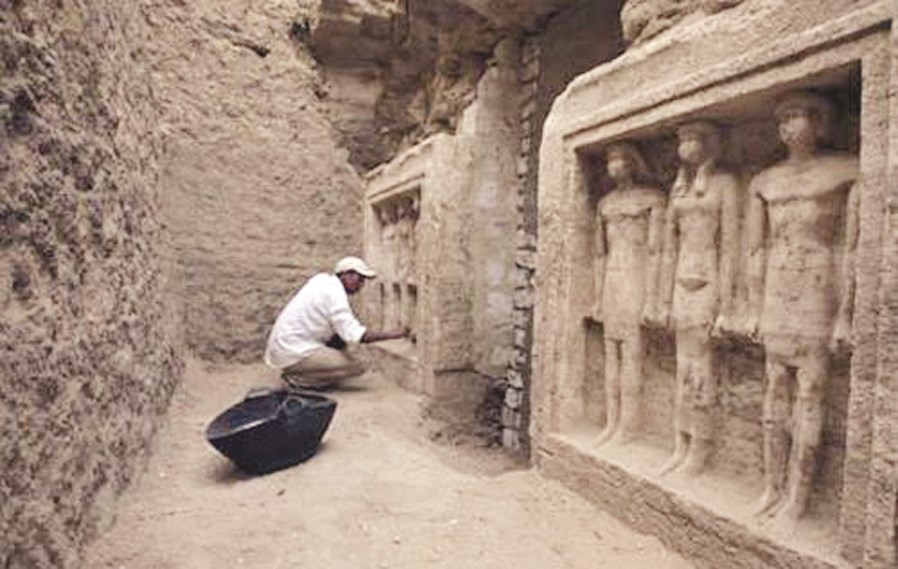 التنقيب العشوائي يهدد آثار مصر