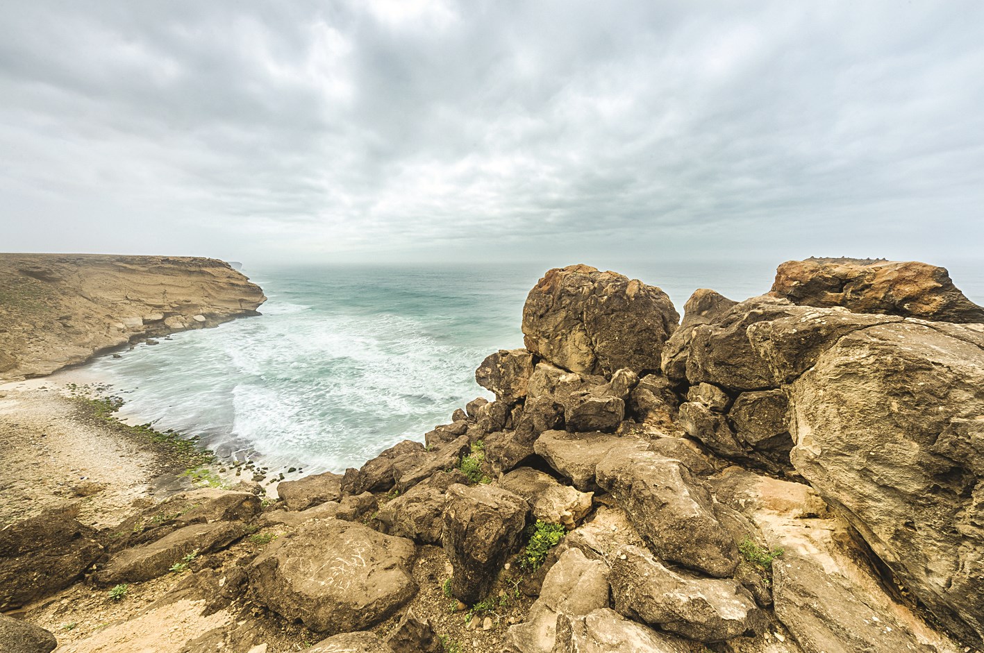 الجمال والسحر عنوان شواطئ صلالة