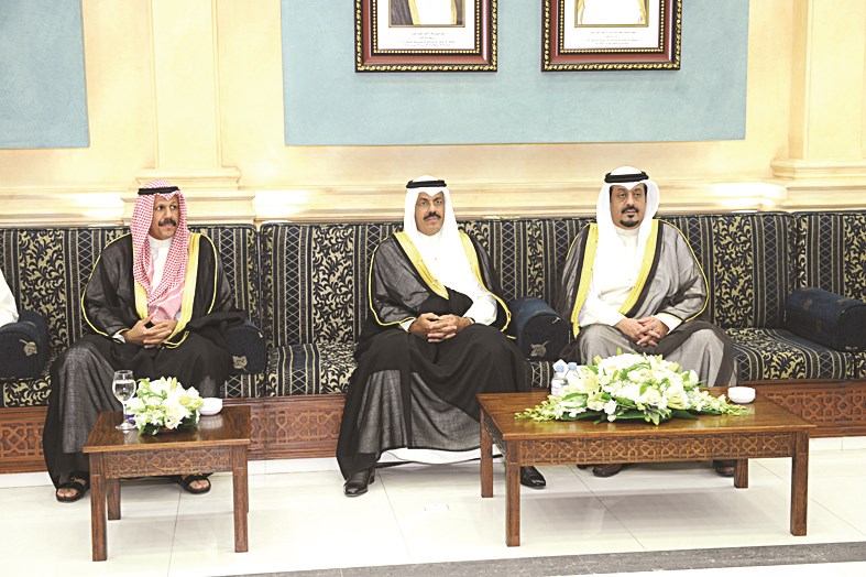 u0645u062du0627u0641u0638 u062du0648u0644u064a u0645u0639 u0627u0644u0634u064au062e u0641u064au0635u0644 u0627u0644u0646u0648u0627u0641