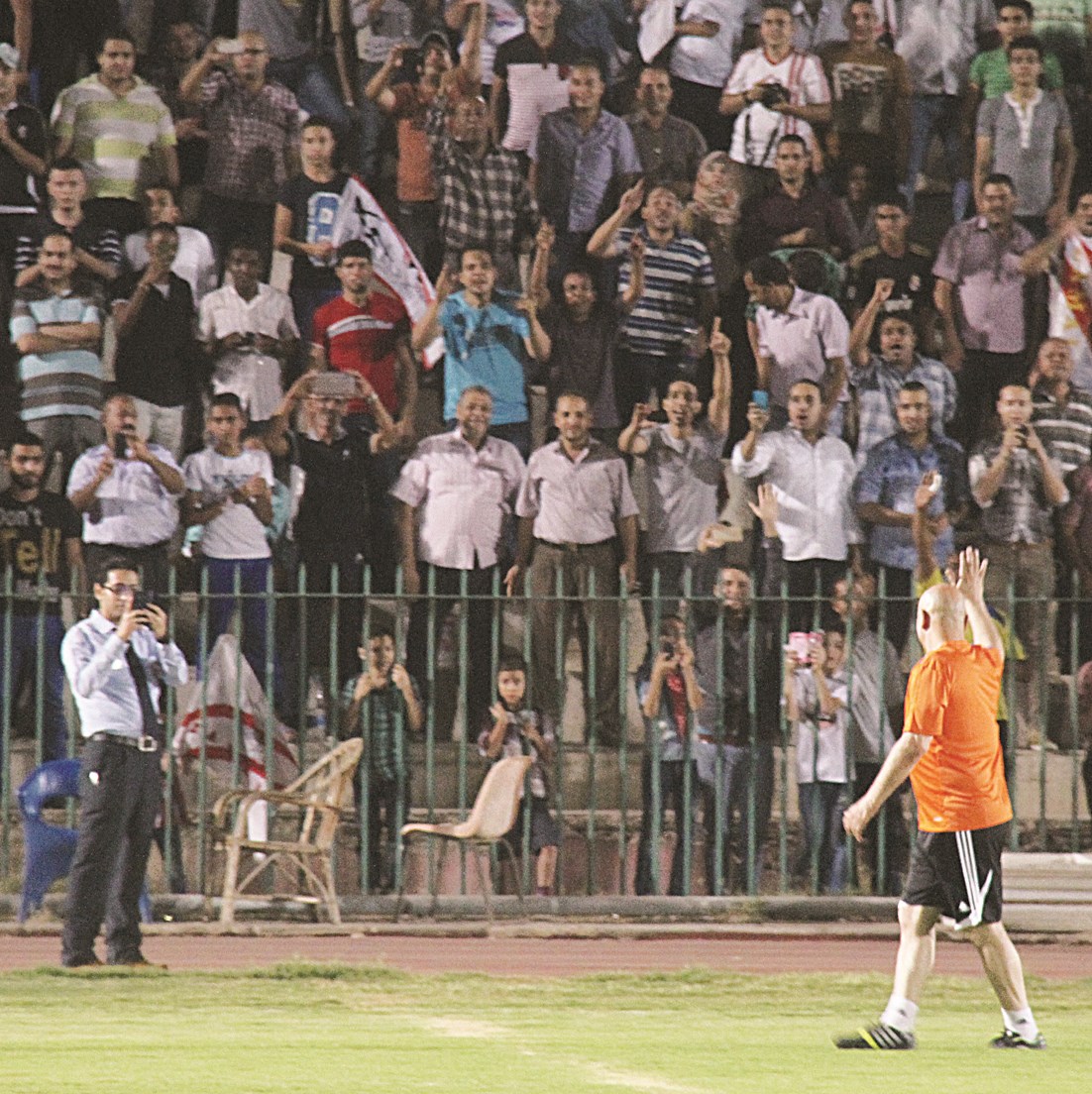 حسام حسن يحيي جماهير الزمالك