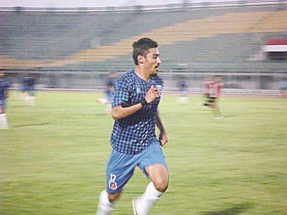 الإيراني رضا قوجان خلال تدريباته مع الكويت في معسكر القاهرة    (خاص - «الراي»)