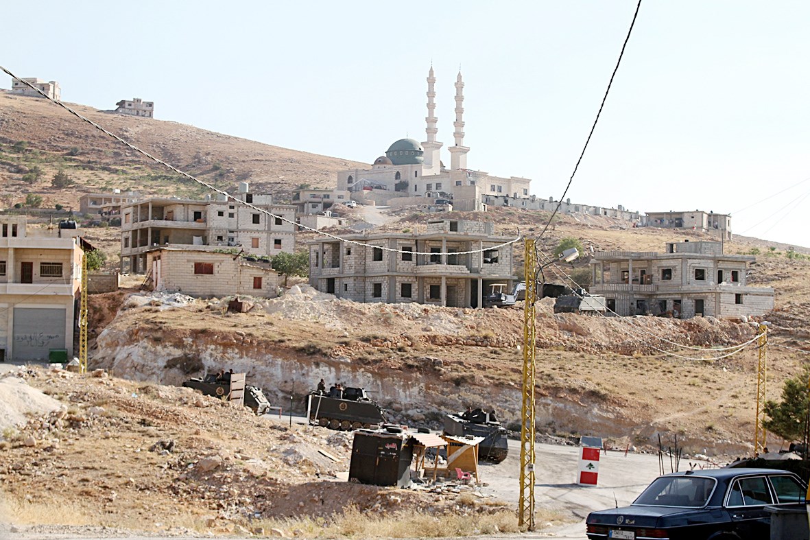 u062cu0646u0648u062f u0644u0628u0646u0627u0646u064au0648u0646 u062eu0644u0627u0644 u062fu0648u0631u064au0629 u0641u064a u0628u0644u062fu0629 u0639u0631u0633u0627u0644 (u062f u0628 u0627)