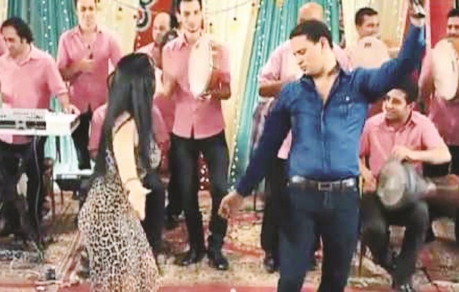 حمادة الليثي في احد الاندية الليلية