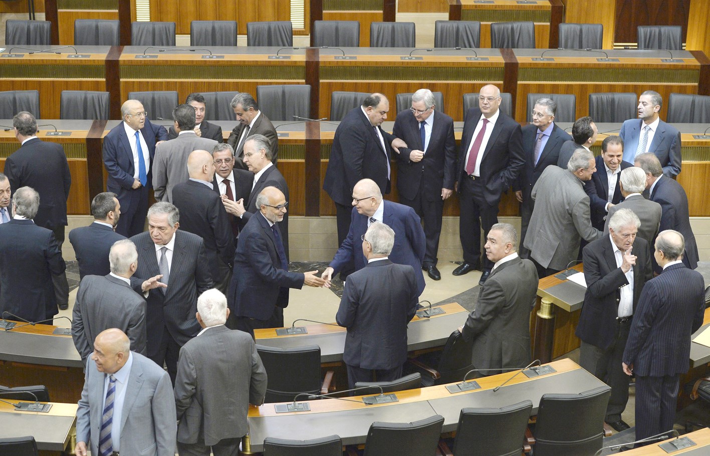 u0645u062cu0645u0648u0639u0629 u0645u0646 u0627u0644u0646u0648u0627u0628 u0627u0644u0644u0628u0646u0627u0646u064au064au0646 u062eu0644u0627u0644 u0644u0642u0627u0626u0647u0645 u0623u0645u0633 u0644u0644u0645u0631u0629 u0627u0644u0639u0627u0634u0631u0629 u0641u064a u0645u062du0627u0648u0644u0629 u0641u0627u0634u0644u0629 u0644u0627u0646u062au062eu0627u0628 u0631u0626u064au0633 u0644u0644u062cu0645u0647u0648u0631u064au0629 (u062f u0628 u0627)