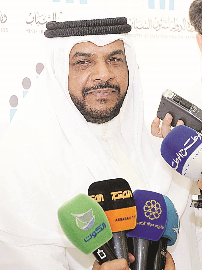 أحمد المنصور متحدثا