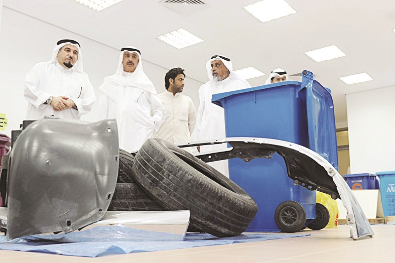 استعراض نفايات مطاطية