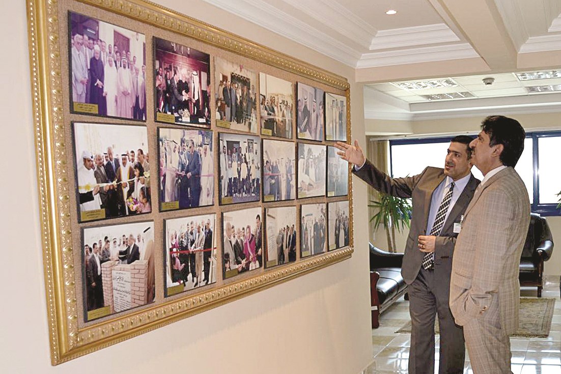 ... ويستعرض اسهامات المكتب