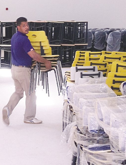 الأثاث الجديد لثانوية سعد العبدالله