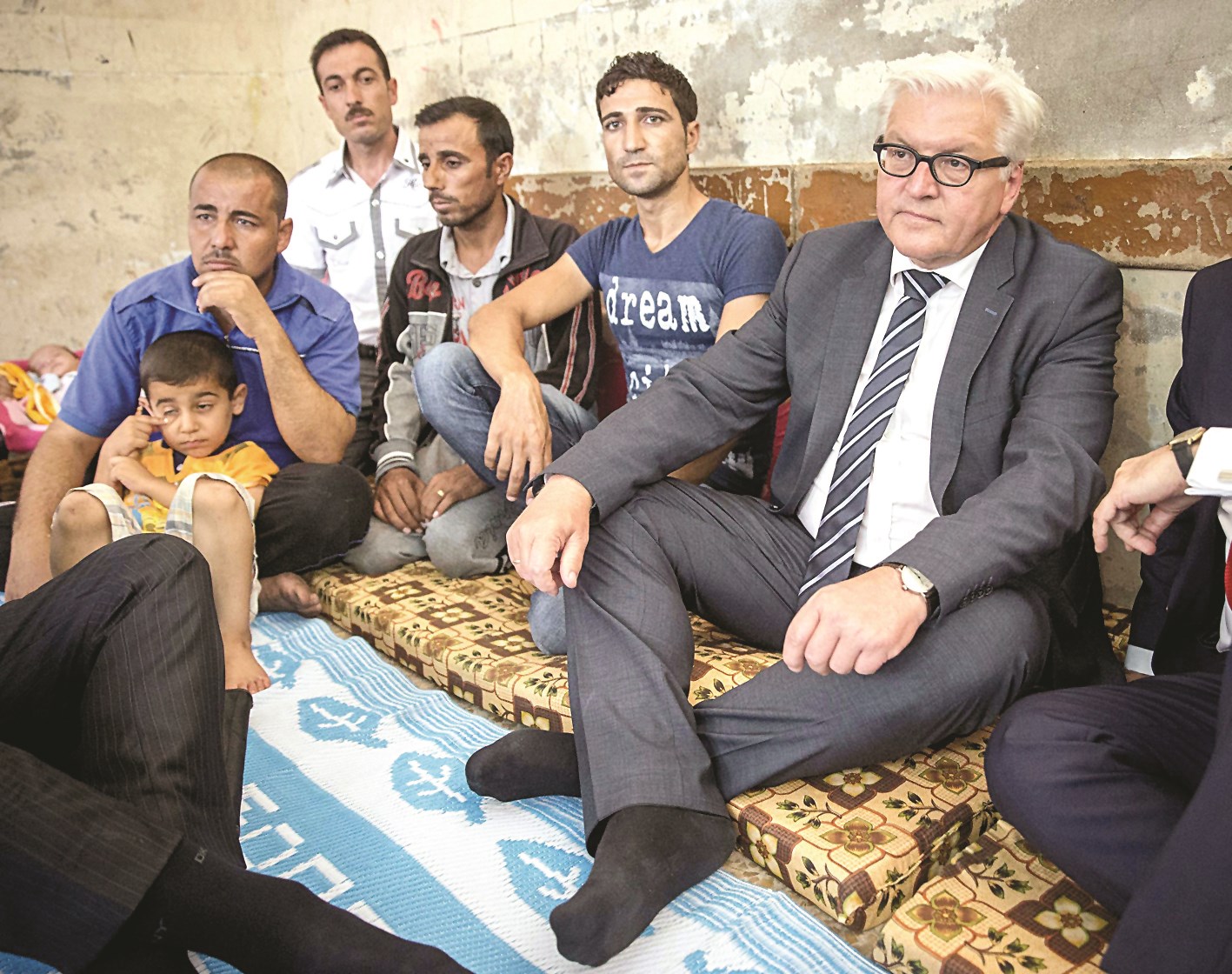 u0648u0632u064au0631 u062eu0627u0631u062cu064au0629 u0627u0644u0645u0627u0646u064au0627 u0641u0631u0627u0646u0643 u0634u062au0627u064au0646u0645u0627u064au0631 u0645u062du0627u0637u0627u064b u0628u0639u062fu062f u0645u0646 u0627u0644u0645u0648u0627u0637u0646u064au0646 u0627u0644u0639u0631u0627u0642u064au064au0646 u0645u0646 u0627u0644u0637u0627u0626u0641u0629 u0627u0644u0625u064au0632u064au062fu064au0629 u0641u064a u0623u0631u0628u064au0644 u0623u0645u0633      (u0627u064a u0628u064a u0627u064au0647)