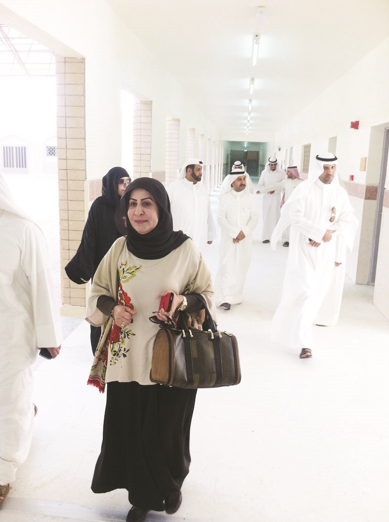 u0627u0644u0643u0646u062fu0631u064a u0641u064a u062cu0648u0644u062au0647u0627 u0639u0644u0649 u062bu0627u0646u0648u064au0629 u0633u0639u062f u0627u0644u0639u0628u062fu0627u0644u0644u0647