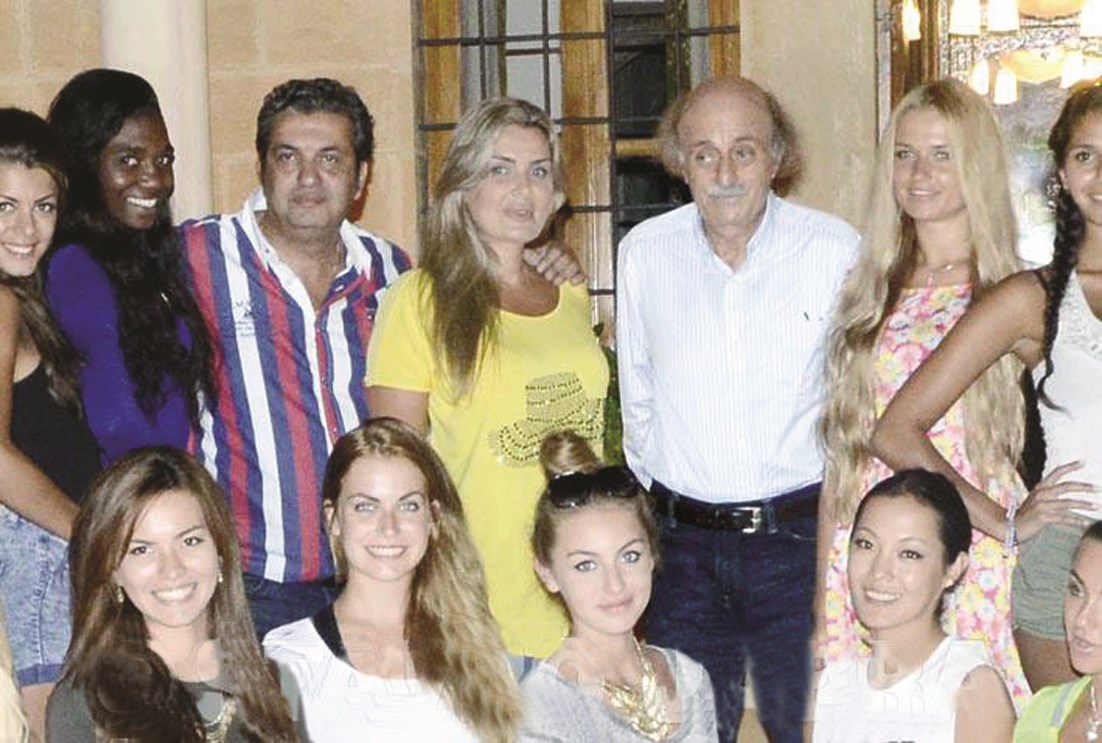 u062cu0646u0628u0644u0627u0637 u0645u062du0627u0637u0627u064b u0628u0627u0644u062du0633u0646u0627u0648u0627u062a