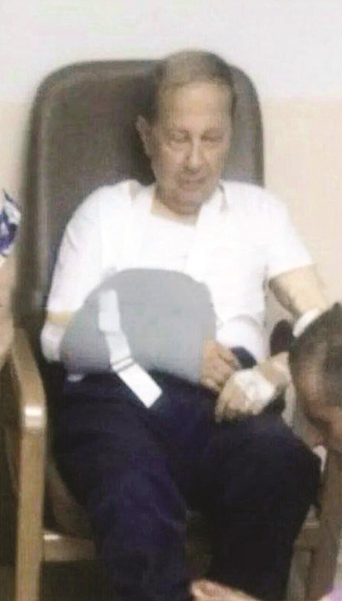 عون والذراع المكسورة