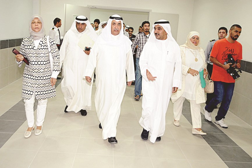 جولة للوزير داخل إحدى المدارس