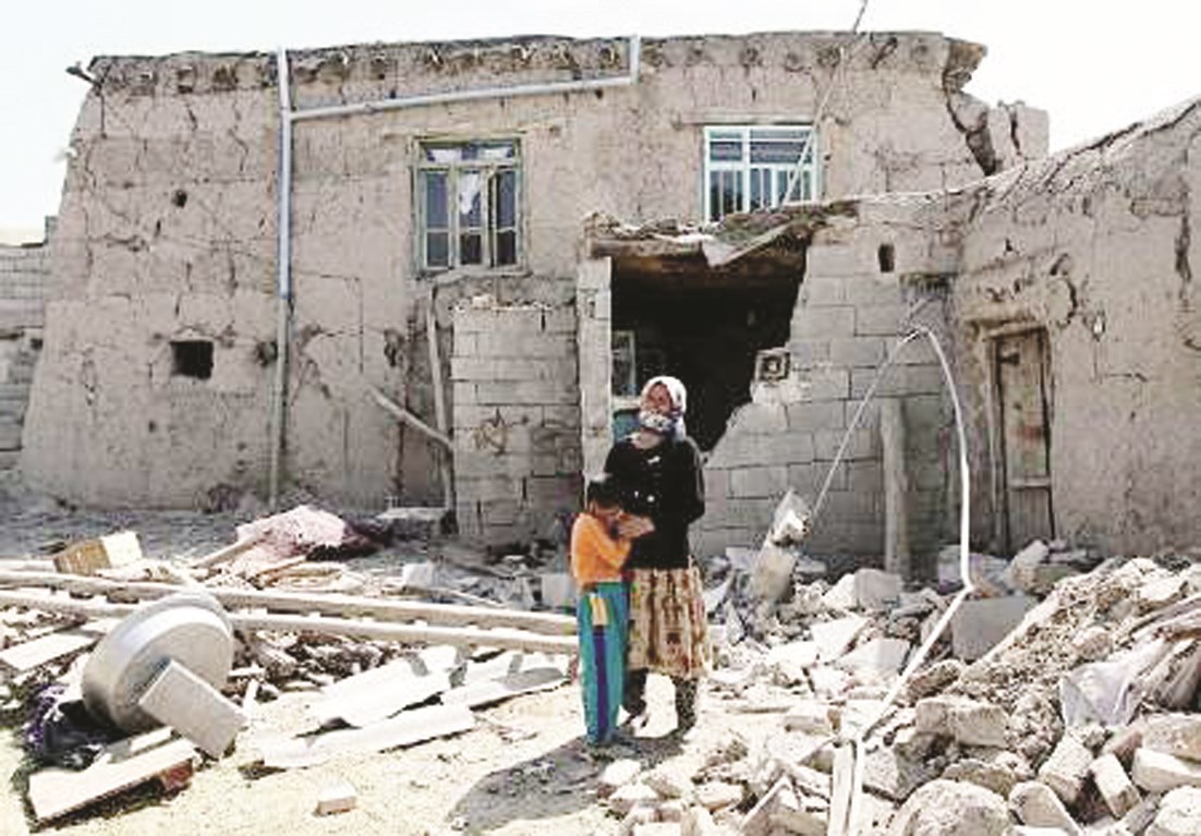 آثار الدمار في منطقة مورموري مركز الزلزال