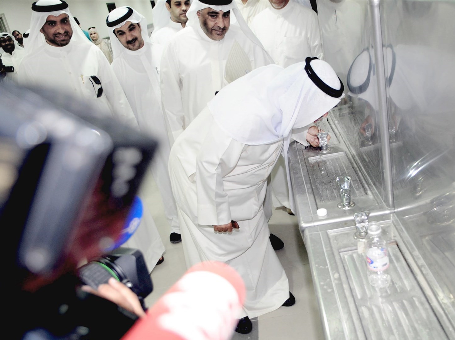 u0627u0644u0645u062fu0639u062c u064au0637u0645u0626u0646 u0628u0646u0641u0633u0647 u0639u0644u0649 u0633u0644u0627u0645u0629 u0627u0644u0645u064au0627u0647 u0641u064a u0627u0644u0645u062fu0627u0631u0633 u062eu0644u0627u0644 u062cu0648u0644u062au0647 u0623u0645u0633 (u062au0635u0648u064au0631 u0643u0631u0645 u0630u064au0627u0628)