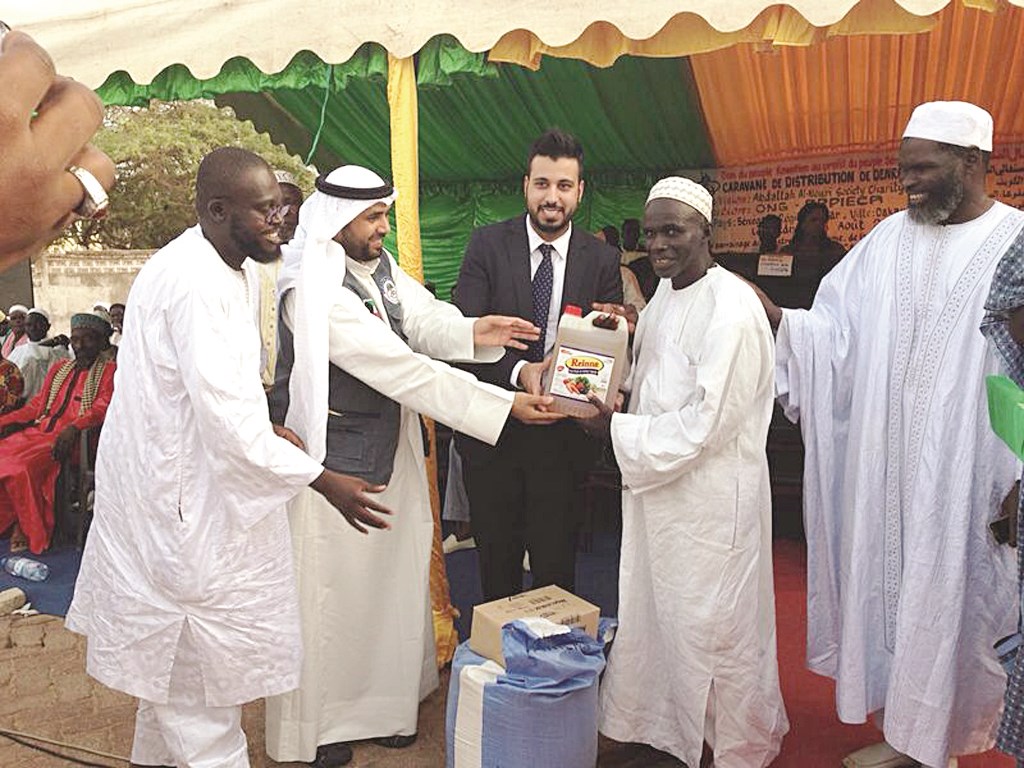 u062au0648u0632u064au0639 u0645u0633u0627u0639u062fu0627u062a u062cu0645u0639u064au0629 u0627u0644u0646u0648u0631u064a u0641u064a u0627u0644u0633u0646u063au0627u0644