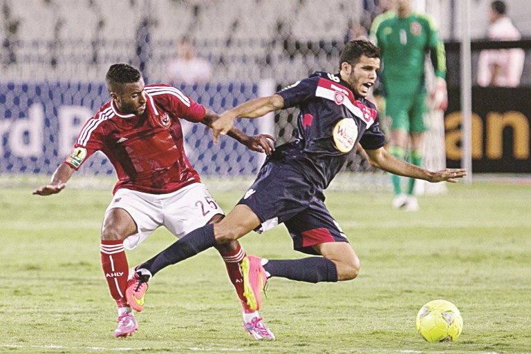 u062du0633u0627u0645 u0639u0627u0634u0648u0631 u0641u064a u0643u0631u0629 u0645u0634u062au0631u0643u0629 u0645u0639 u0644u0627u0639u0628 u0627u0644u0646u062cu0645 u0627u0644u0633u0627u062du0644u064a u062du0645u0648u062fu0629 u0627u0644u0634u0637u064a (u0623 u0641 u0628)