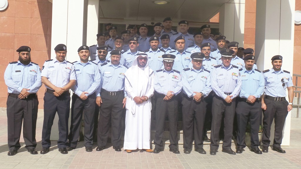 u0627u0644u062eu0631u064au062cu0648u0646 u0641u064a u0644u0642u0637u0629 u062au0630u0643u0627u0631u064au0629 u0645u0639 u0642u064au0627u062fu0627u062a u00abu0627u0644u0625u0637u0641u0627u0621u00bb