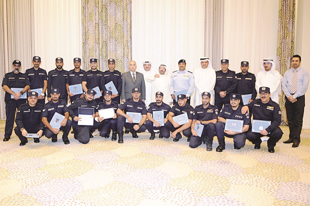 المكرمون من رجال الإطفاء