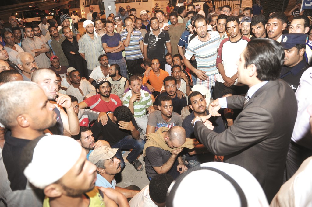 u0645u062du0627u0648u0644u0629 u0644u062au0647u062fu0626u0629 u0627u0644u0645u0635u0631u064au064au0646 u0627u0644u0645u062du062au0634u062fu064au0646 (u062au0635u0648u064au0631 u0637u0627u0631u0642 u0639u0632u0627u0644u062fu064au0646 u0648u0643u0631u0645 u0630u064au0627u0628)