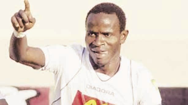 اللاعب النيجيري بوبا منسواه