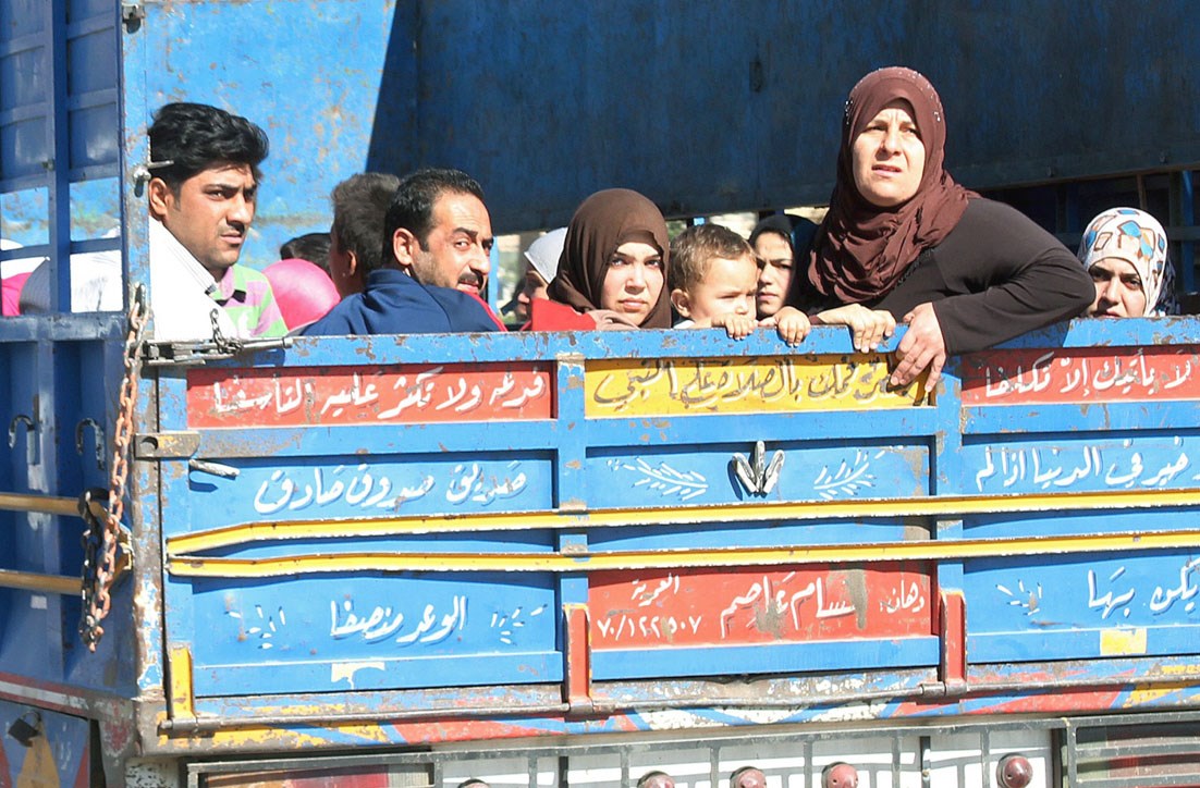 u0645u062fu0646u064au0648u0646 u064au0647u0631u0628u0648u0646 u0645u0646 u0627u0644u0645u0639u0627u0631u0643 u0641u064a u0639u0631u0633u0627u0644 ( u0627 u0641 u0628)