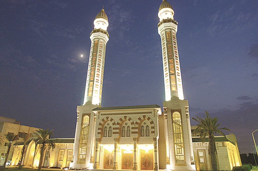 «خطبت في معظم مساجد البلاد»