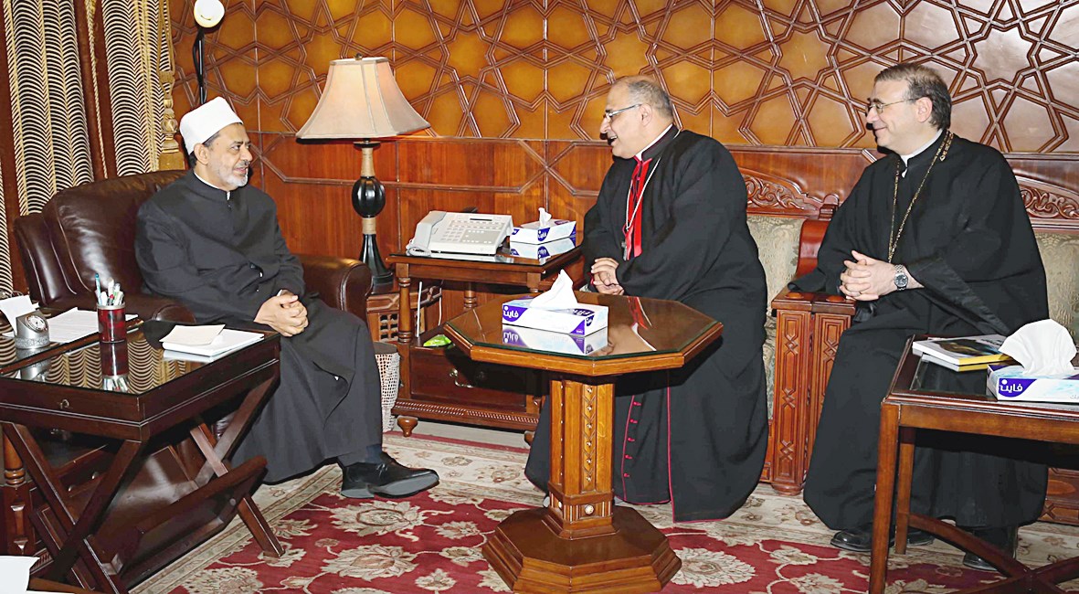 u0627u0644u0637u064au0628 u0645u0633u062au0642u0628u0644u0627 u0627u0644u0623u0633u0642u0641 u0641u064au0644u064au0628 u0646u062cu0645 (u062eu0627u0635 - u00abu0627u0644u0631u0627u064au00bb)