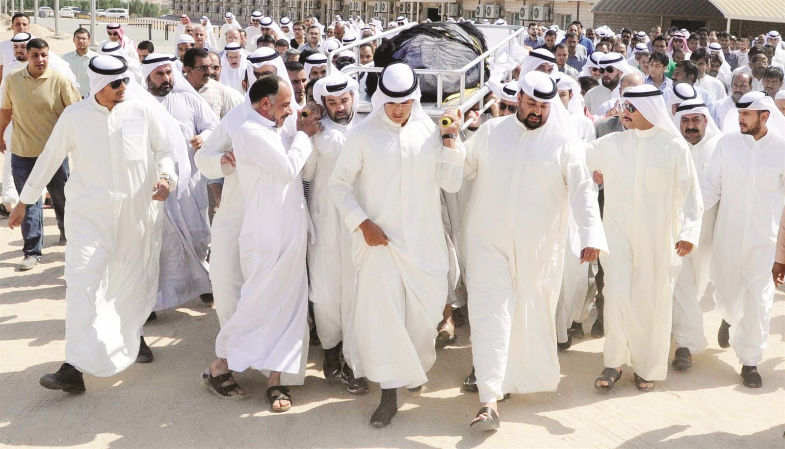 u0631u0626u064au0633 u0645u062cu0644u0633 u0627u0644u0623u0645u0629 u0645u0631u0632u0648u0642 u0627u0644u063au0627u0646u0645 u0648u0637u0644u0627u0644 u062cu0627u0633u0645 u0627u0644u0628u062du0631 u064au062au0642u062fu0645u0627u0646 u062du0627u0645u0644u064a u0646u0639u0634 u0627u0644u0631u0627u062du0644 u0625u0644u0649 u0645u062bu0648u0627u0647 u0627u0644u0623u062eu064au0631