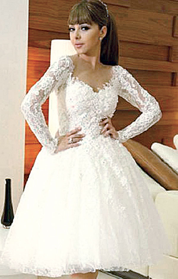 u0645u064au0631u064au0627u0645 u0628u0641u0633u062au0627u0646 u0627u0644u0639u0631u0633 u0627u0644u0630u064a u0627u0631u062au062fu062au0647 u0641u064a u0645u0633u0644u0633u0644u0647u0627 u0627u0644u0623u062eu064au0631 u00abu0627u062au0647u0627u0645u00bb