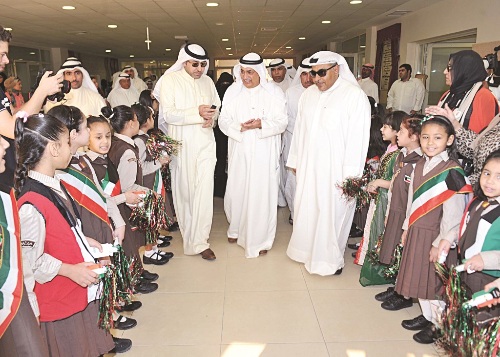 وزير التربية يتحدث للزميل علي التركي