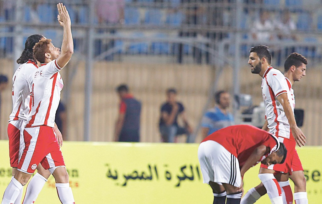 u0646u062cu0645 u062au0648u0646u0633 u0628u0646 u064au0648u0633u0641 u064au062du062au0641u0644 u0645u0639 u0632u0645u0644u0627u0626u0647 u0628u062au0633u062cu064au0644 u0627u0644u0647u062fu0641 (u0631u0648u064au062au0631u0632)