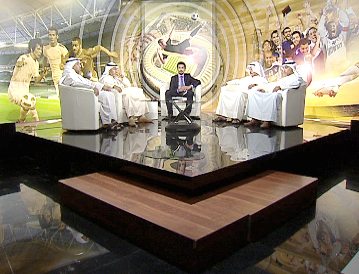 صقر الملا يستمع إلى ضيوف «الراي»