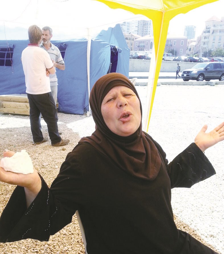 والدة أحد العسكريين المخطوفين تستغيث