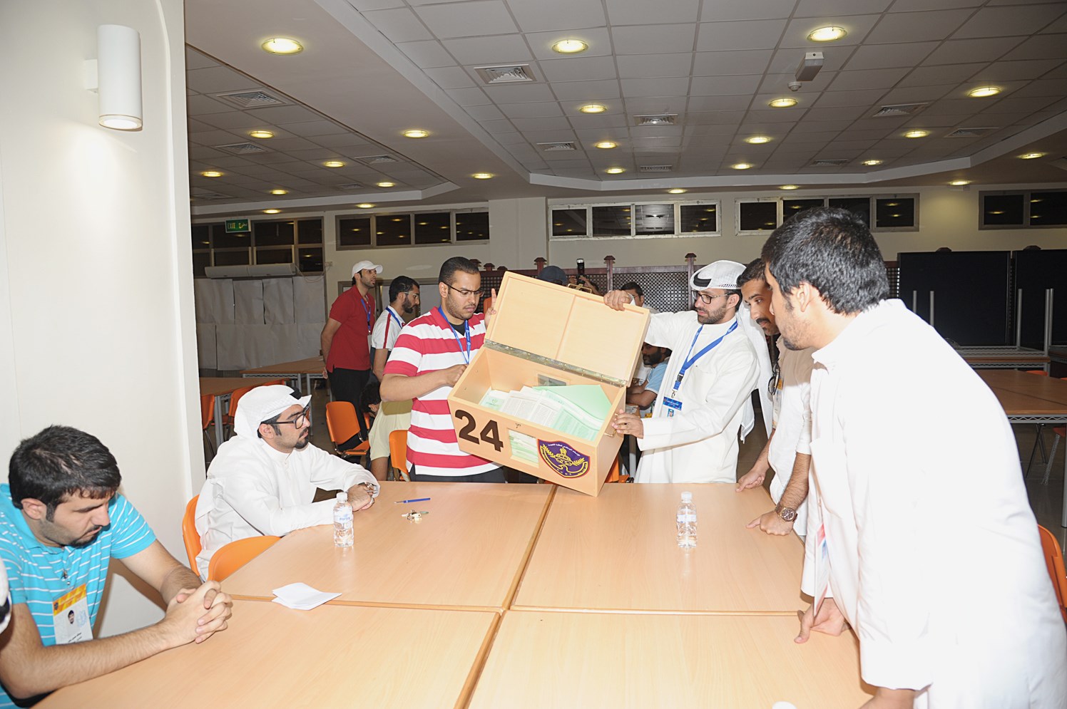 u0625u0641u0631u0627u063a u0627u0644u0635u0646u0627u062fu064au0642 u062au0645u0647u064au062fu0627u064b u0644u0639u062f u0627u0644u0623u0635u0648u0627u062a