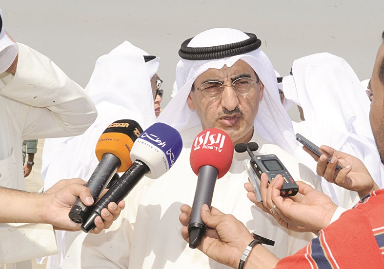 ... ومتحدثاً للصحافيين (تصوير:زكريا عطية)