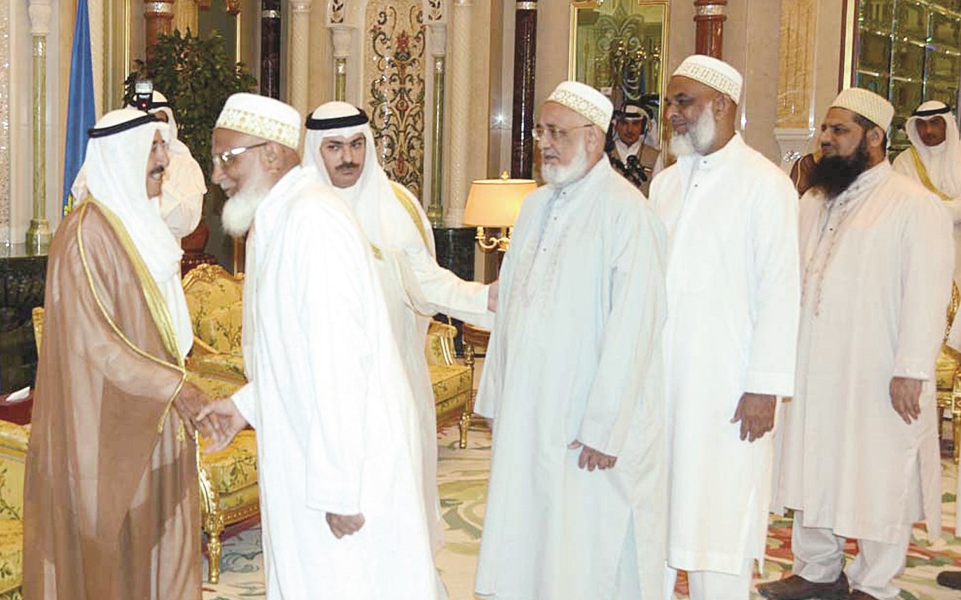 ... ويتلقى تهنئة رجال دين