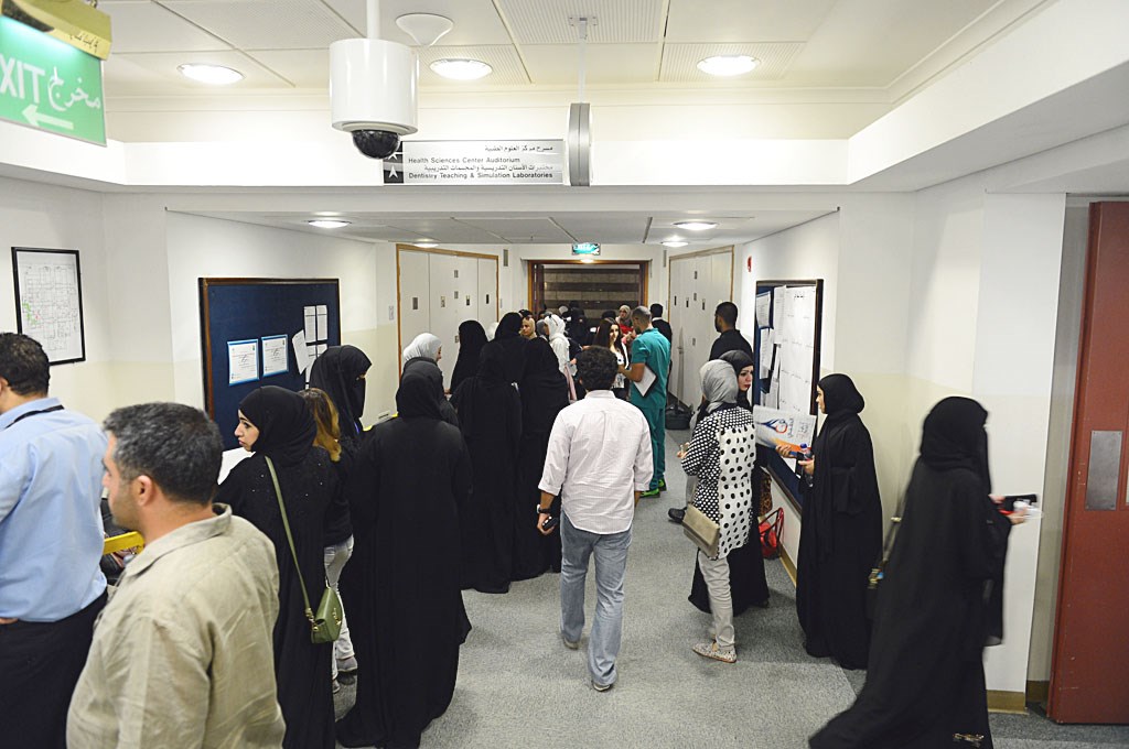 اقبال من الطلبة على التصويت