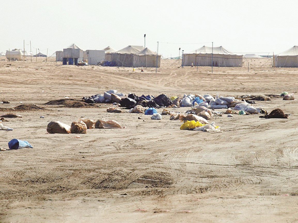 مخيمات ومخلفات