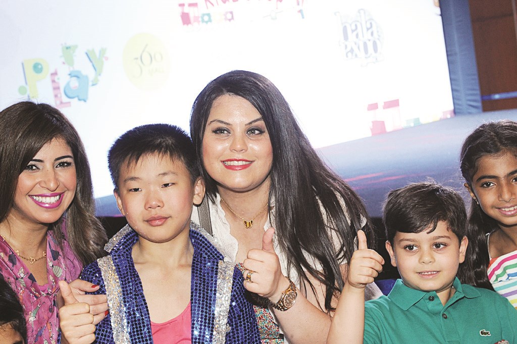 u062fu0627u0646u0629 u0641u064au0635u0644 u0627u0644u062cu0627u0633u0645 u062au062au0648u0633u0637 u0627u0644u0645u0634u0627u0631u0643u064au0646 (u062au0635u0648u064au0631 u0632u0643u0631u064au0627 u0639u0637u064au0629)