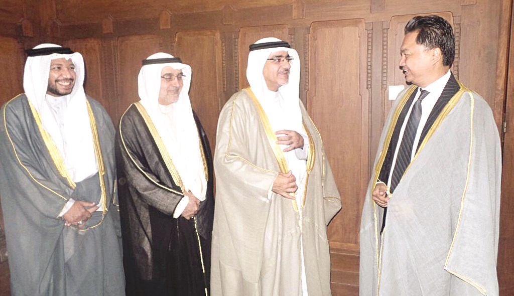 u0648u0641u062f u0644u062cu0646u0629 u0627u0644u0635u062fu0627u0642u0629 u0627u0644u0628u0631u0644u0645u0627u0646u064au0629 u0627u0644u0643u0648u064au062au064au0629 -u0627u0644u0627u0646u062fu0648u0646u064au0633u064au0629 u0645u0639 u0648u0643u064au0644 u0627u0644u062eu0627u0631u062cu064au0629 u0627u0644u0627u0646u062fu0648u0646u064au0633u064a