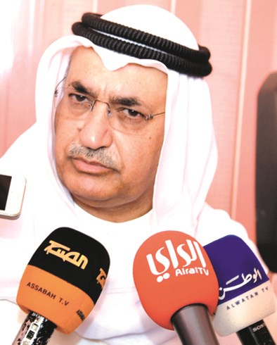 المدعج متحدثاً للصحافيين