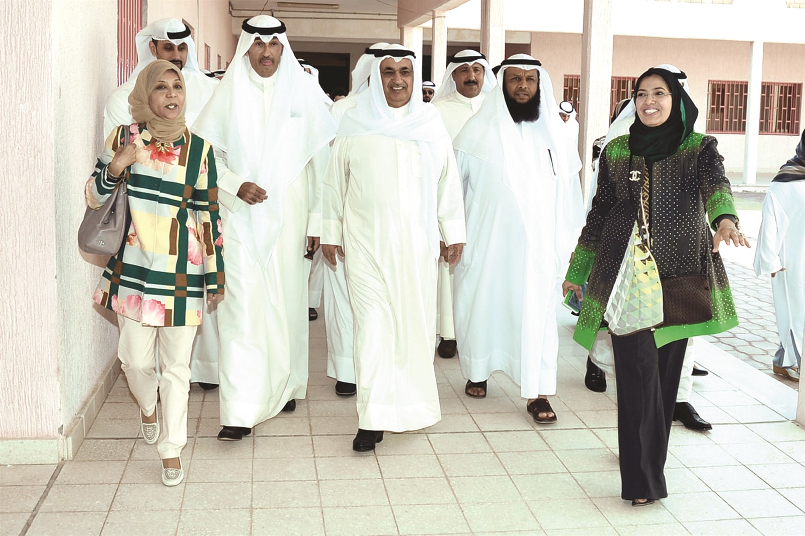 u0627u0644u0645u062fu0639u062c u0648u0627u0644u0645u062du0627u0641u0638 u0648u0639u062fu062f u0645u0646 u0627u0644u0646u0648u0627u0628 u0648u0627u0644u0648u062au064au062f u0641u064a u062cu0648u0644u0629 u0639u0644u0649 u0645u062fu0627u0631u0633 u0627u0644u0623u062du0645u062fu064a (u062au0635u0648u064au0631 u0643u0631u0645 u0630u064au0627u0628)