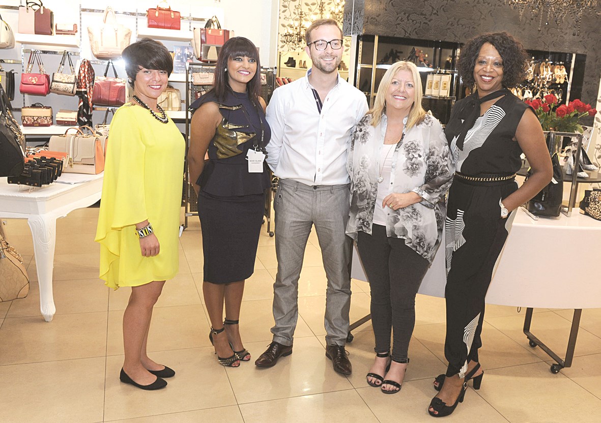 فريق عمل «ريفر أيلاند»