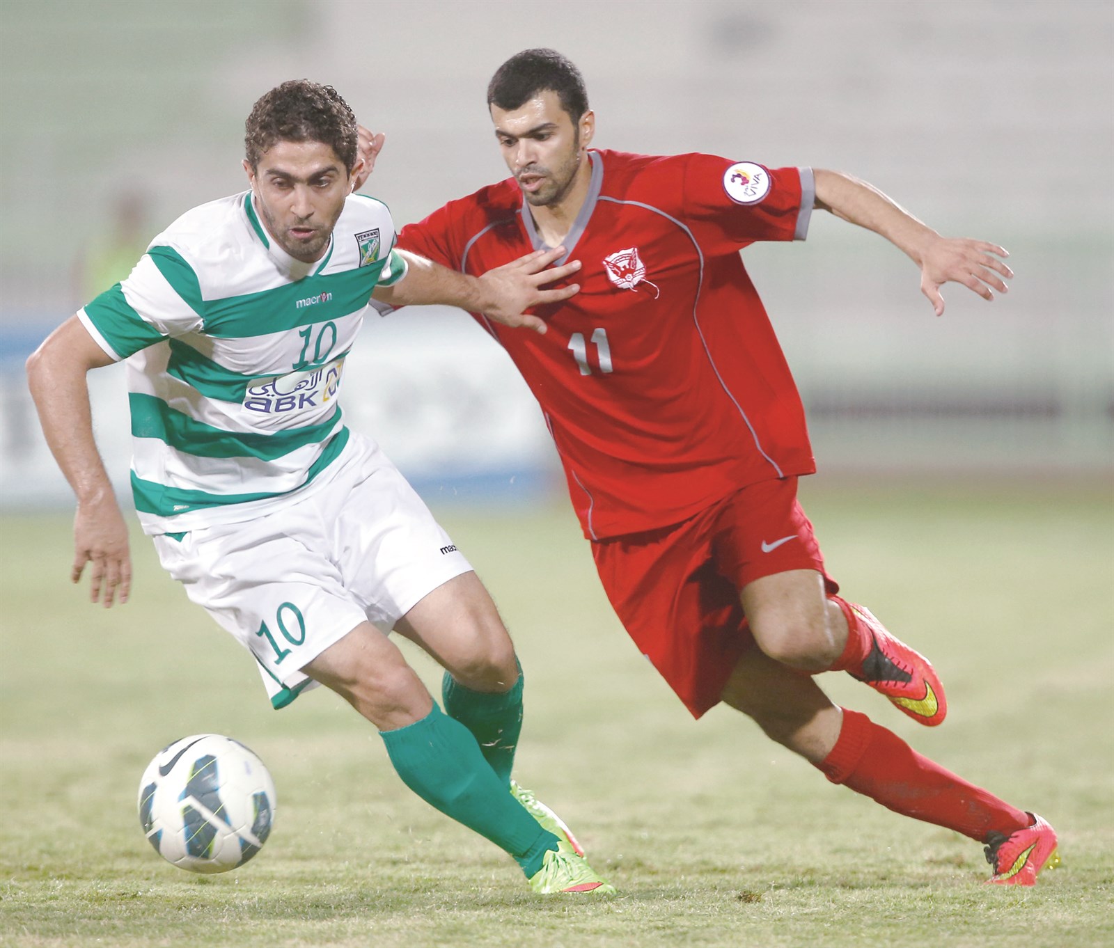 u0641u0631u0627u0633 u0627u0644u062eu0637u064au0628 u064au062du0627u0648u0644 u0627u0644u0645u0631u0648u0631 u0645u0646 u0645u062fu0627u0641u0639 u0627u0644u0641u062du064au062du064au0644  (u0627u0644u0623u0632u0631u0642 u062fu0648u062a u0643u0648u0645)