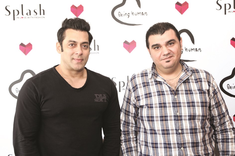 خان مع الزميل طارق ضاهر