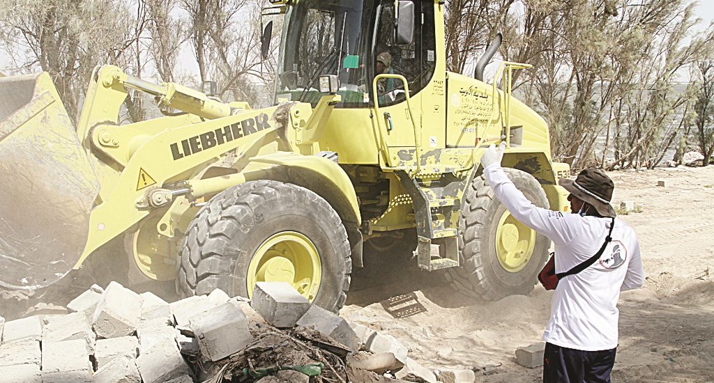 معدات البلدية تنفض الغبار عن «الجديليات»