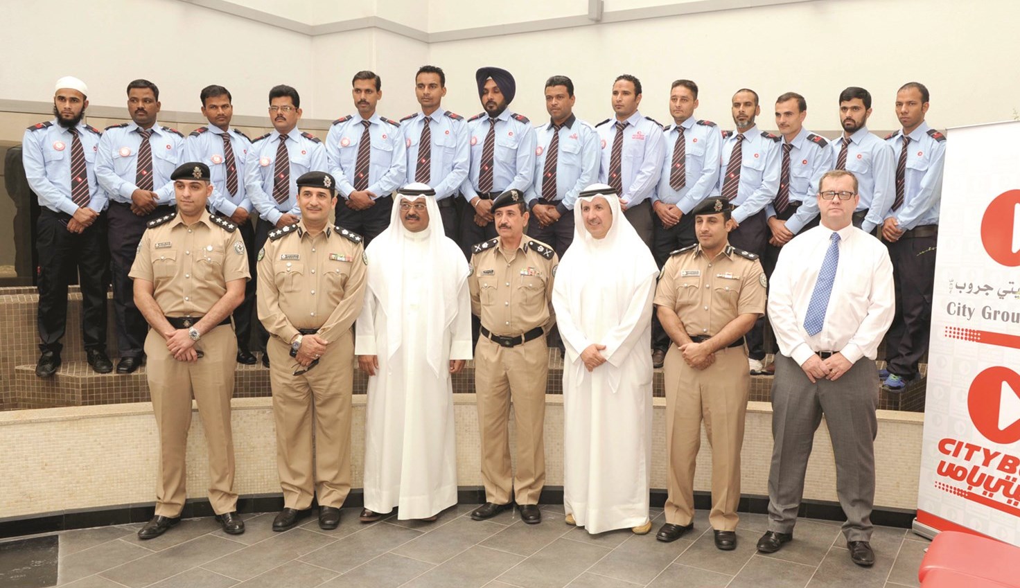 u0627u0644u0645u0647u0646u0627 u0645u062au0648u0633u0637u0627u064b u0627u0644u0634u0631u0647u0627u0646 u0648u0639u062fu062fu0627 u0645u0646 u0627u0644u0636u0628u0627u0637 u0648u0643u0648u0627u062fu0631 u0627u0644u0634u0631u0643u0629 (u062au0635u0648u064au0631 u0646u0627u064au0641 u0627u0644u0639u0642u0644u0629)